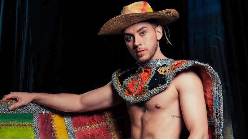 Internautas critican traje típico de salvadoreño en Mister International 2025