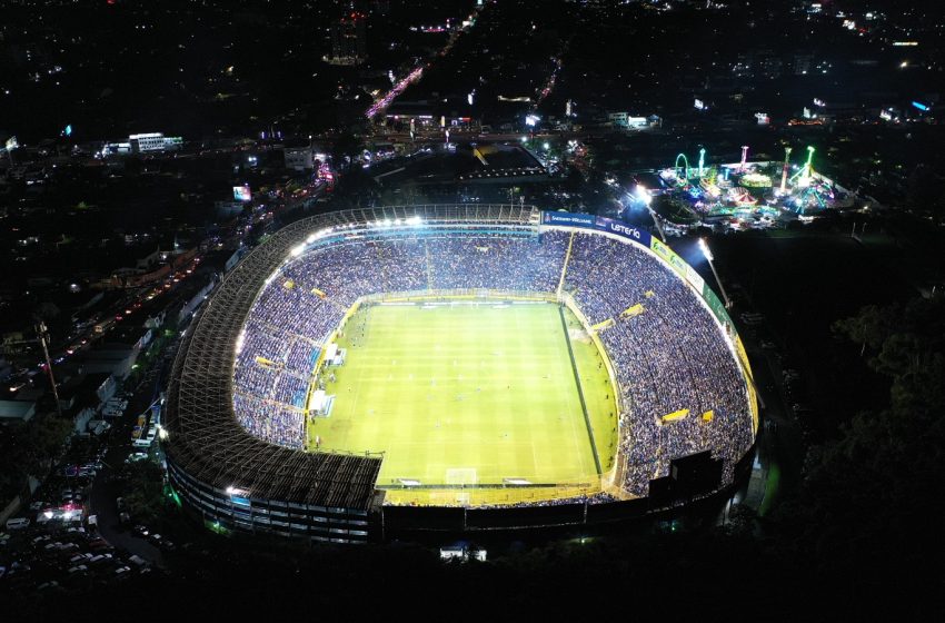  ¿Por qué un estadio necesita mantenimiento días antes de un partido de fútbol?