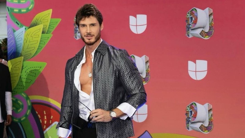 Asesinan al cantante y modelo Fede Dorcaz en México