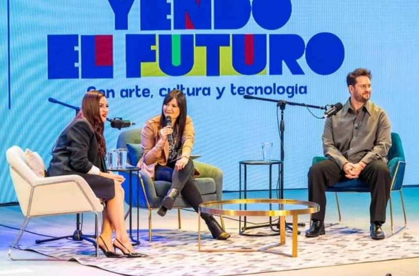  Maite Perroni y Christopher Uckermann inspiran a El Salvador con su charla creativa
