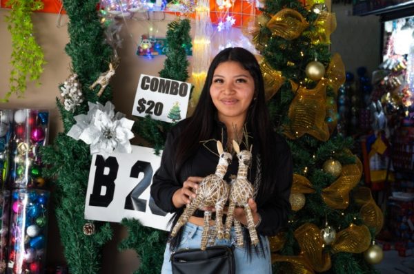 ¡Baratos y bonitos! Estos son los mejores lugares para comprar adornos navideños en San Salvador