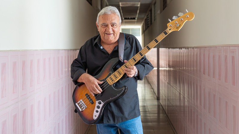 Memo Ayala y su historia en Los Mustangs, la banda que conquistó la "época dorada" de El Salvador