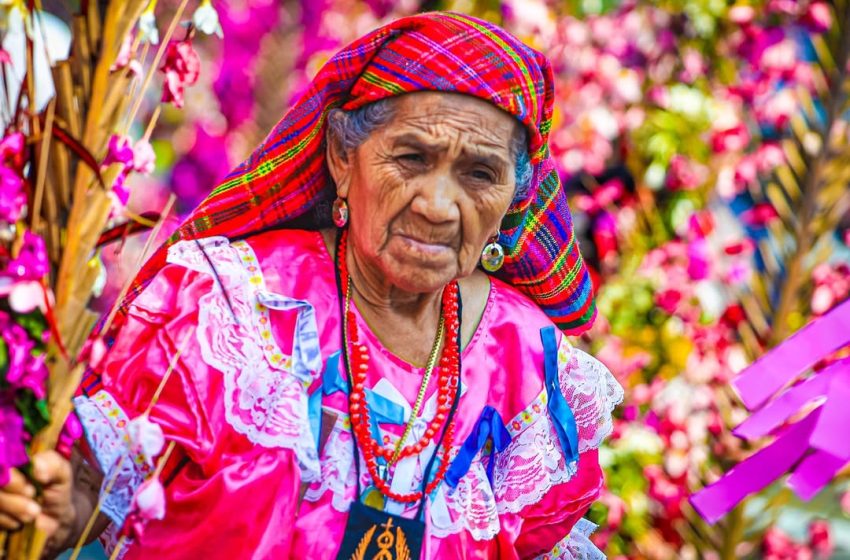  La Cofradía de las flores y las palmas de Panchimalco es declarada Patrimonio Cultural