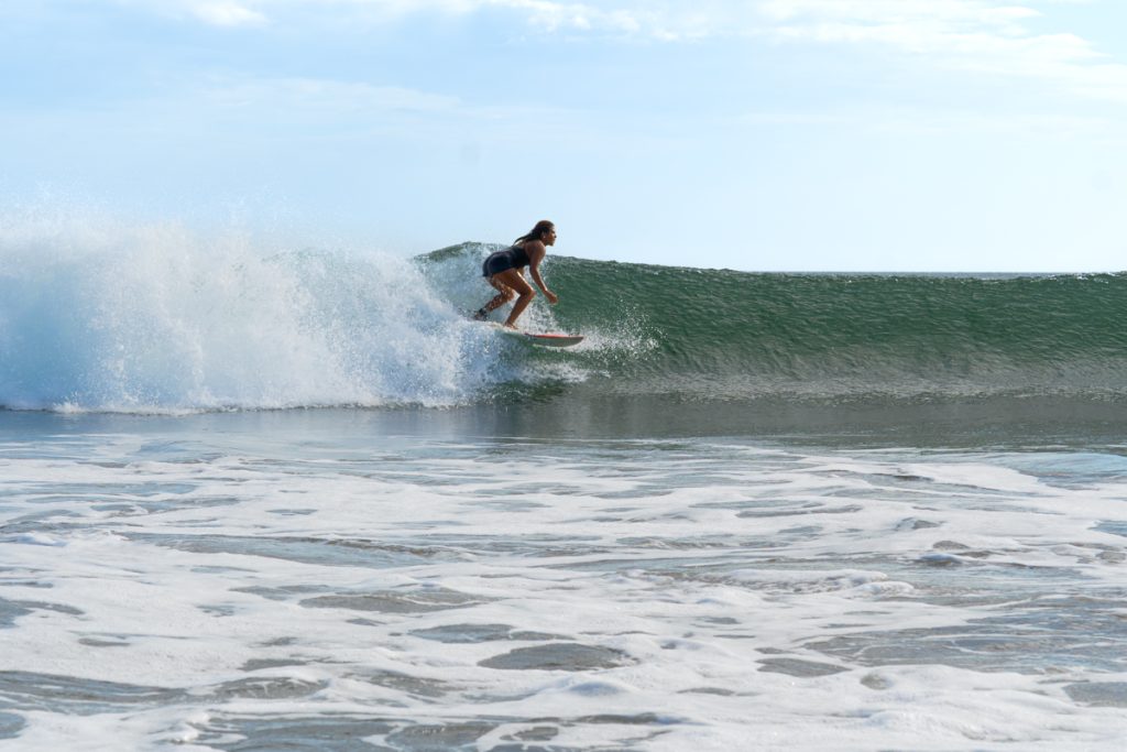 Dorothy-moody-surfista-salvadorena
