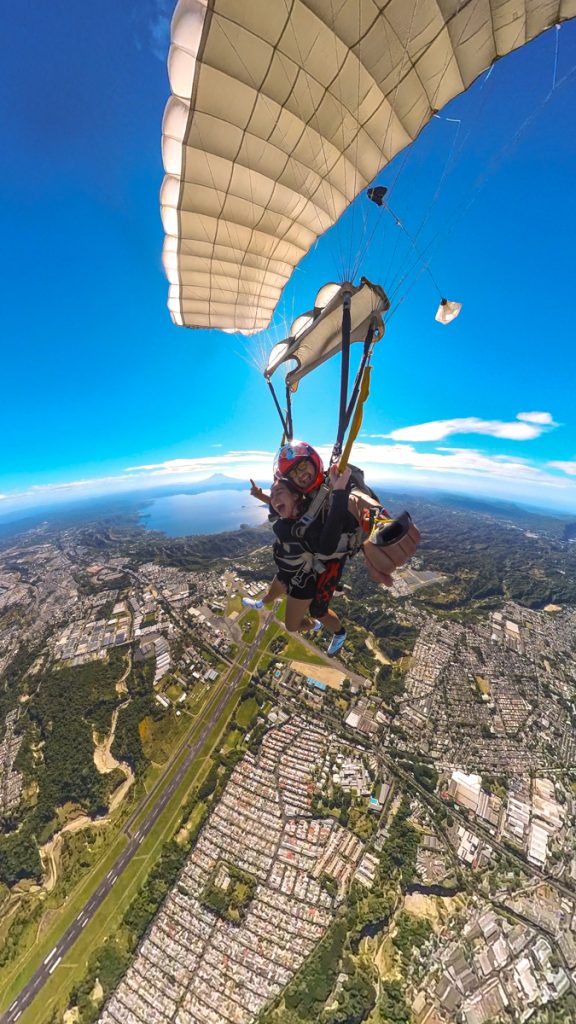 Surca los cielos de El Salvador en paramotor y vive la adrenalina extrema