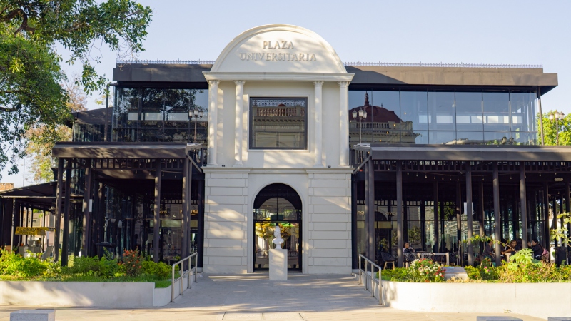 Plaza Universitaria, el plan perfecto para disfrutar en familia en el Centro Histórico