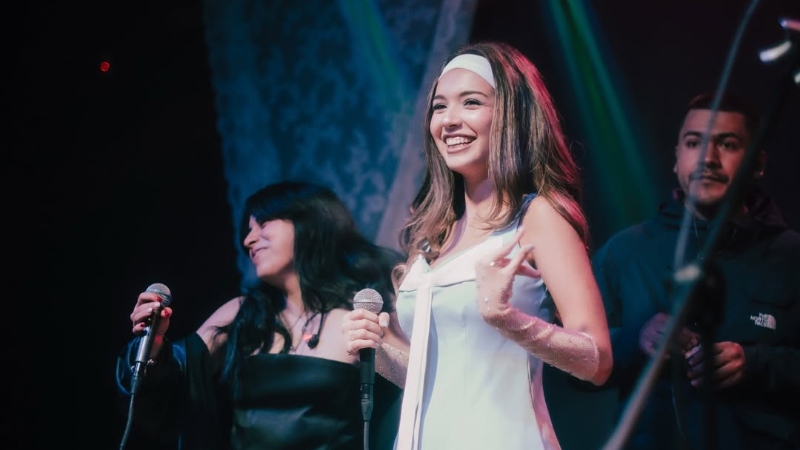 La salvadoreña Analu Dada estrena el tema "5 sentidos" y cautiva a su público