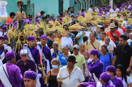 https://xpot.sv/asi-se-elaboran-las-andas-procesionales-para-semana-santa-y-cuaresma-en-la-iglesia-el-calvario/