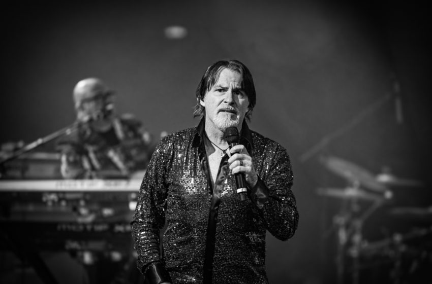  Fallece Tommy DeCarlo, vocalista de Boston desde 2008, a los 60 años