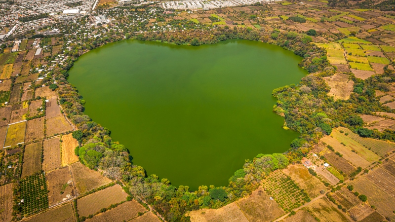 Explora los espejos de agua que surgieron de volcanes en El Salvador