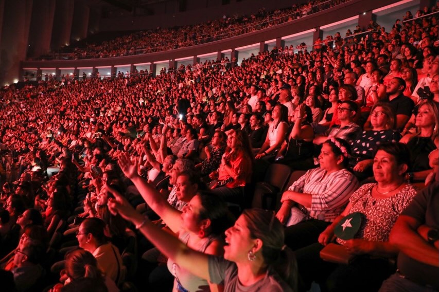 Público en el concierto  de Miguel Bosé en El Salvador/ Foto Diario El Salvador.