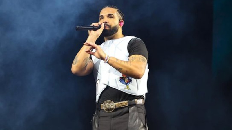 Rapero canadiense Drake publica 43 canciones de una vez