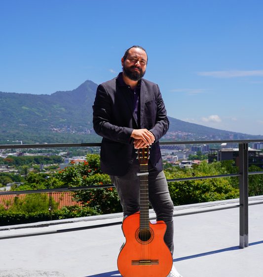 Leví Reyes, cantante salvadoreño/ foto Xpot Leyla Miranda