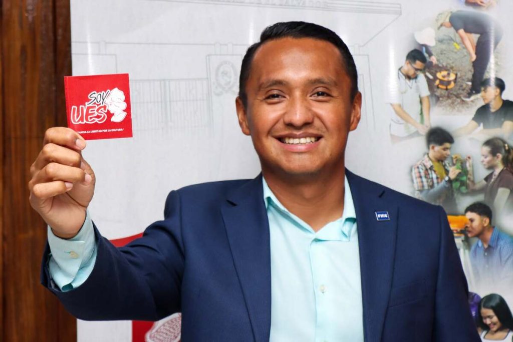 Iván Barton, arbitro salvadoreño en el Mundial 2026/ foto Universidad de El Salvador.