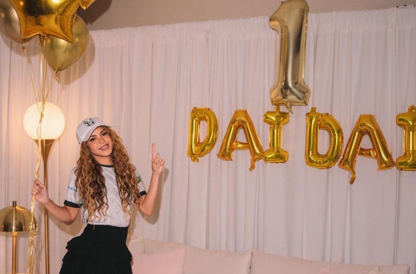  Shakira celebra que «Dai Dai» llega a primer lugar en lista global de Spotify